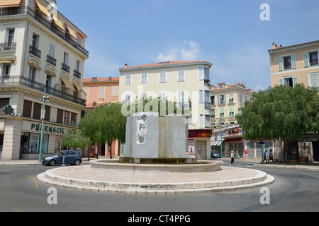 Kreisverkehr am Place Saint Roche, Menton, Côte d ' Azur, Alpes-Maritimes, Provence-Alpes-Côte d ' Azur, Frankreich Stockfoto