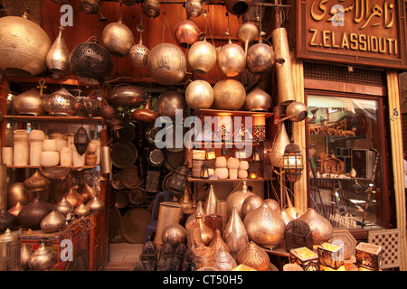 Lampenladen im Khan el Khalili-Basar in Kairo Stockfoto