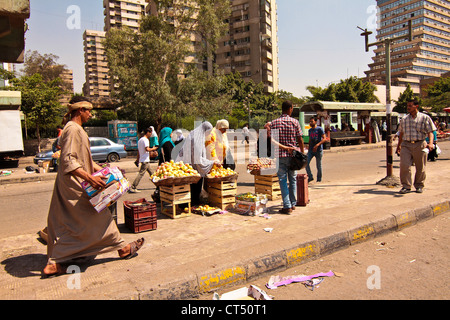 Straßenmarkt in Abassyia Kairo Stockfoto