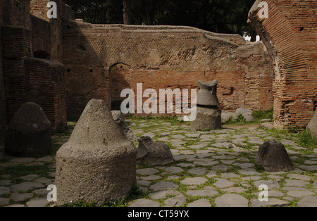 Ostia Antica. Haus der Mühlsteine. 2. Jahrhundert n. Chr. Italien. Stockfoto