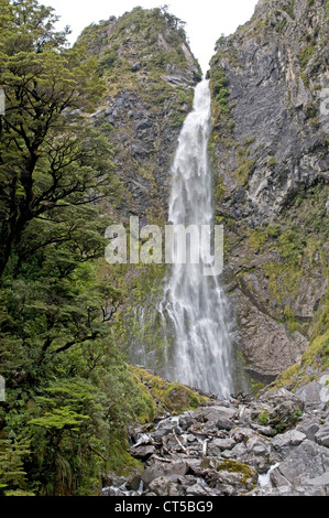 Des Teufels Punchbowl fällt in der Nähe von Arthurs Pass, New Zealand Stockfoto