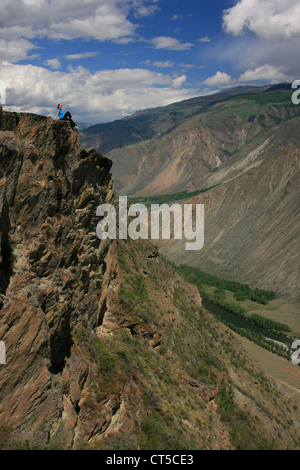 Chulyshman-River-Canyon mit einer Person für Skala, Altai, Sibirien, Russland Stockfoto