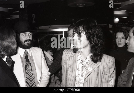 009535 - led Zeppelin bei der UK-Premiere des Songs bleibt unverändert bei Warner West End Cinema, London am 4. November 1976 Stockfoto