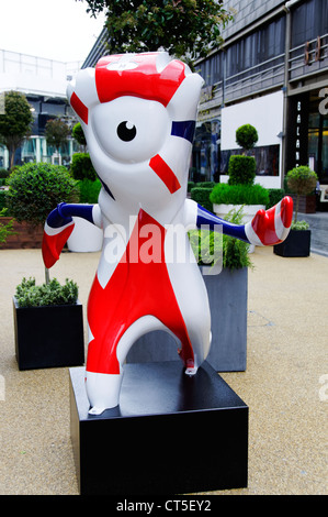 Mandeville ist das Maskottchen der Paralympischen Spiele 2012 in London, im Einkaufszentrum Westfield, Stratford, London, Großbritannien Stockfoto