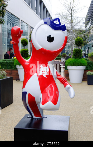 Maskottchen Wenlock in Westfield Einkaufszentrum, Stratford, London, UK Stockfoto