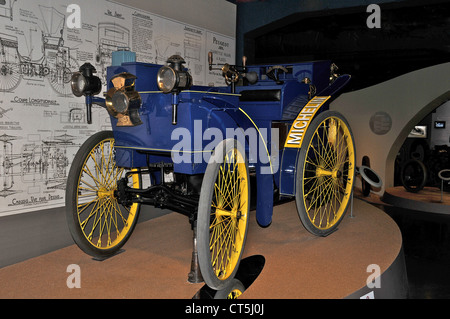 alte Auto Peugeot 1891 Michelin Museum L'Aventure Clermont-Ferrand Auvergne Frankreich Stockfoto