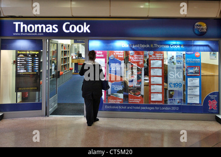 Einen Überblick über die Thomas Cook Reisebüro-Filiale in Aylesbury Stockfoto