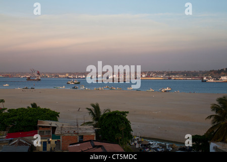 Ansicht des Hafens von Luanda, Angola Luanda Stockfoto