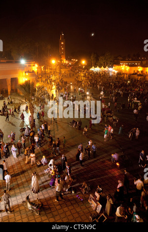 Mondaufgang über Djemaa el Fna Square bei Nacht, Marrakesch Marrakesch, Marokko, Afrika Stockfoto