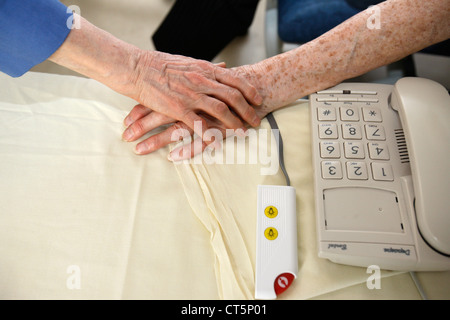 BESUCH, PATIENTEN ÄLTERE HOSP. Stockfoto