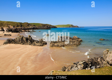 Felsen am Strand der wunderschönen goldenen Sandstrand und dem türkisblauen Meer auf der Schottischen Nordküste 500 route. Sango Bay Durness Sutherland Highland Schottland Großbritannien Stockfoto