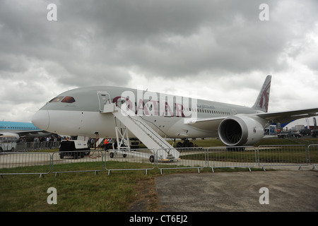Qatar Airways Boeing 787 Dreamliner ist auf der Farnborough Air Show 2012 in der Vorschau angezeigt. Stockfoto