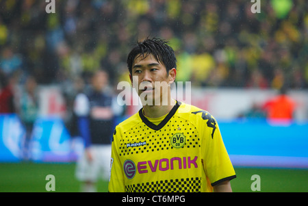 Sport, Fußball, Bundesliga, 2011/2012, Borussia Dortmund vs. SC Freiburg 4:0, Stadion Signal Iduna Park in Dortmund, Szene des Spiels, Shinji Kagawa (BVB) Stockfoto