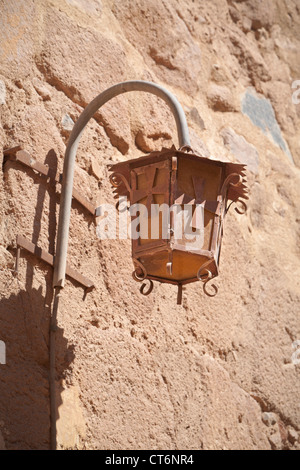Rostige Lampe im Kloster der Heiligen Katharina, Sinai, Ägypten Stockfoto