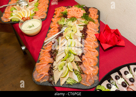 Variationen von Lachs am buffet Stockfoto