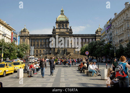 Tschechisches Nationalmuseum am Ende des Wenzelsplatzes, bekannt auch in Tschechisch als Vaclavske Namesti, in Prag, Tschechische Republik Stockfoto