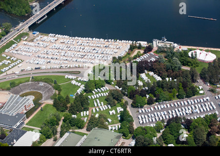 Eine Luftaufnahme des Allier Sees in Vichy (Allier - Auvergne - Frankreich), während die 13 th Wohnmobil europäische Messe. Stockfoto