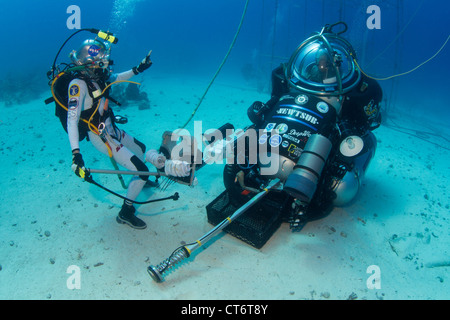 NASA-Astronauten trainieren mit tiefen Arbeiter u-Boot Stockfoto