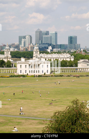 Blick vom Greenwich in Queens House Royal Naval College und Canary Wharf, London, UK Stockfoto