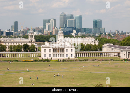 Blick vom Greenwich in Queens House Royal Naval College und Canary Wharf, London, UK Stockfoto