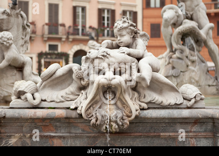 Detail der Fontana del Nettuno oder Neptun Brunnen, Piazza Navona, Rom, Italien Stockfoto