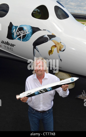 Sir Richard Branson, Gründer der Virgin Galactic, auf der Farnborough Airshow 2012. Stockfoto