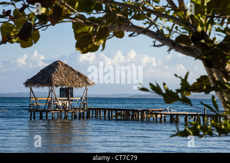 Isla Carenero Waterfront Pier, Archipel Bocas del Toro, Panama. Stockfoto