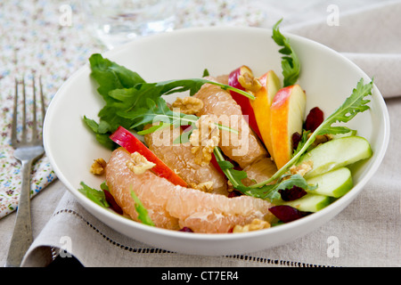 Apfel-Grapefruit und Rucola Stockfoto