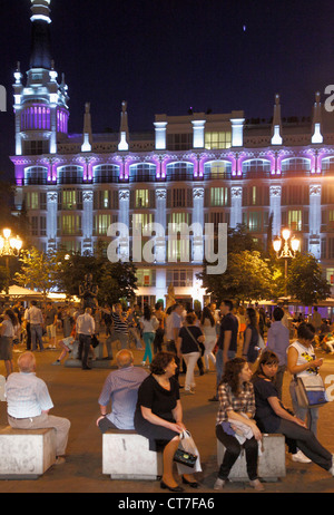 Spanien, Madrid, Plaza de Santa Ana, Nachtleben, Menschen, Stockfoto