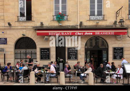 Frankreich, Aquitanien, Bordeaux, Place du Parlement, Restaurant, Personen, Stockfoto