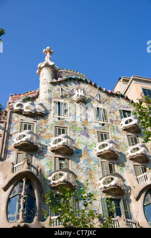 Barcelona, Spanien. Das berühmte Gebäude Casa Batlo wurde von Antoni Gaudi entworfen. Stockfoto