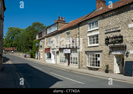 Lokale unabhängige Geschäfte Geschäfte Geschäfte Geschäfte im Sommer Bridge Street Pickering Stadtzentrum North Yorkshire England Großbritannien Großbritannien Großbritannien Großbritannien Großbritannien Großbritannien Großbritannien Großbritannien Großbritannien Großbritannien Großbritannien Großbritannien Großbritannien Großbritannien Großbritannien Großbritannien Großbritannien Großbritannien Stockfoto