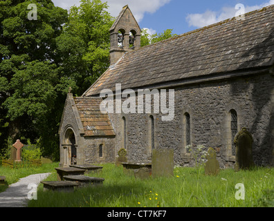 ST Marys Church im Sommer Conistone Wharfedale Yorkshire Dales National Park North Yorkshire England Großbritannien GB Großbritannien Stockfoto