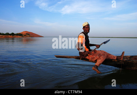Überquerung des Flusses Niger von Dune Koima (Dune rose), Gao. Gao-Region. Mali. Stockfoto