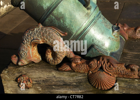 Kleine Bronze ornamentale Canon Stockfoto