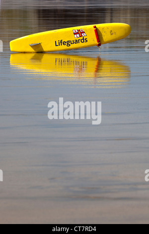 Rettungsschwimmer-Surfbrett Stockfoto