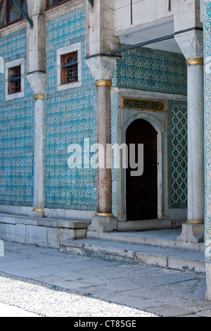 Türkei, Istanbul, Topkapi Saray, å Hof, Harem, Iznik Mosaiken in der Halle mit Brunnen Stockfoto