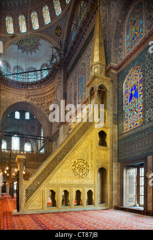 Turkiye, Istanbul, Blaue Moschee, Predigtkanzel (Minbar) Stockfoto