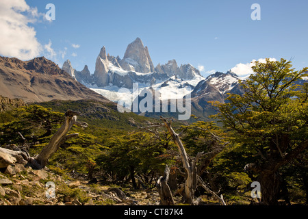 Blick auf Mount Fitzroy aus dem Mirador auf der Laguna de Los Tres trail Stockfoto