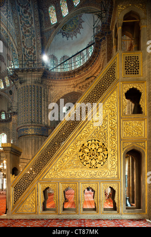 Istanbul, Blaue Moschee, Predigtkanzel (Minbar) Stockfoto