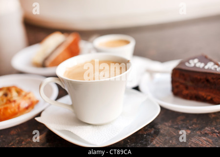 Kaffee und Kuchen Stockfoto