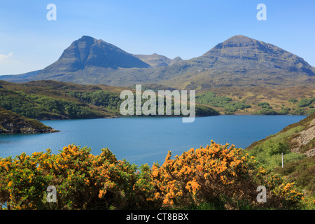 Sàil Gharbh und Sàil Quinag Ghorm im Gebirge aus über Loch ein 'Chàirn Bhàin auf West Highlands North Coast 500 route. Sutherland Schottland Großbritannien Stockfoto