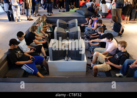 Sony Playstation 2 bei der Jugendmesse in Essen SIE Stockfoto