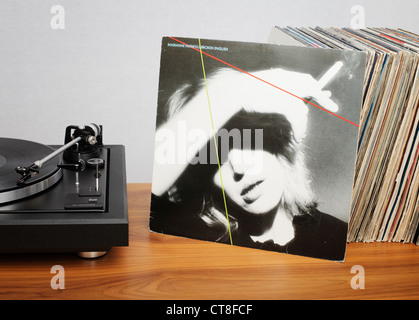 Gebrochenes Englisch ist ein 1979 Album von Sängerin Marianne Faithfull. Es wird oft als Faithfulls definitive Aufnahme genannt. Stockfoto