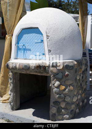 dh AYIA NAPA ZYPERN zypriotischen Brotbackofen im Freien kleftiko Öfen Stockfoto