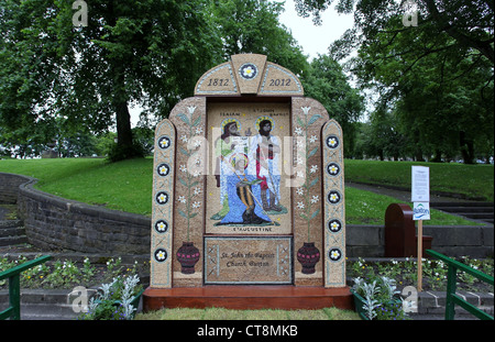 2012 nun Dressing an St Anns Brunnen in Buxton Stockfoto