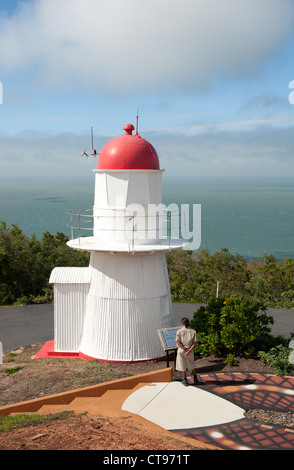 Der historische Leuchtturm auf Grassy Hill in Cooktown bot bereits Captain Cook mit einem weiten Ausblick über die Küste und Fluss Stockfoto