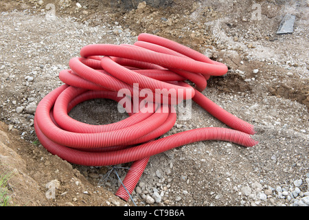 Ein kunststoffrohr vergraben, Kabel Stockfoto