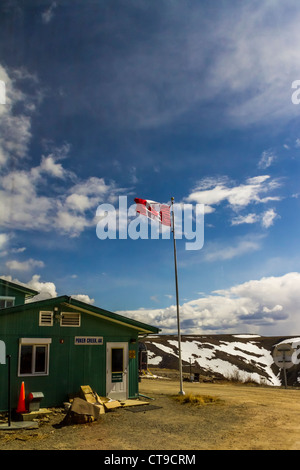 Poker Creek, Alaska, Zollamt (gemeinsam mit dem kanadischen Zoll) in den Vereinigten Staaten und Yukon Territorium, Kanada Grenze. Stockfoto