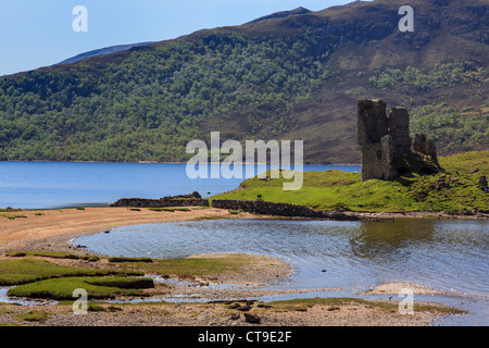 Ardvreck Burgruine am Ufer des Loch Assynt im schottischen nordwestlichen Hochland in der Nähe von Inchnadamph Sutherland Schottland UK Großbritannien Stockfoto